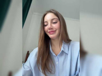 RedElf webcam model stream image