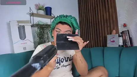 yossi_peach_cute webcam model stream image