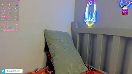 loistwink_ webcam model stream image