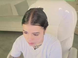 niicole-fox2 webcam model stream image