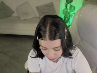 niicole-fox2 webcam model stream image