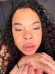 naomikandra webcam stripchat model stream image