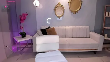 NiaHolland webcam model stream image