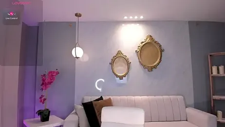 NiaHolland webcam model stream image