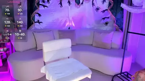 NiaHolland webcam model stream image