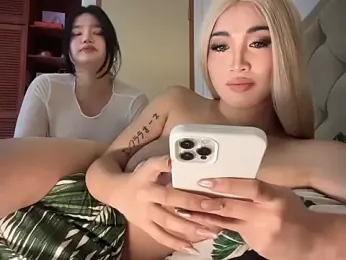 IssaWave webcam model stream image