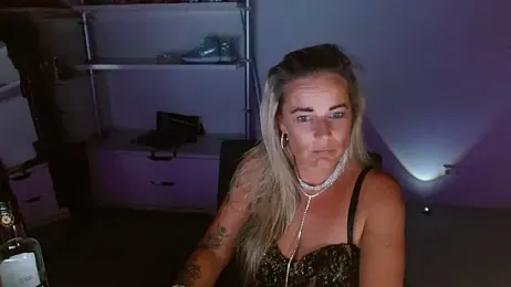 MystiqueMaven webcam model stream image