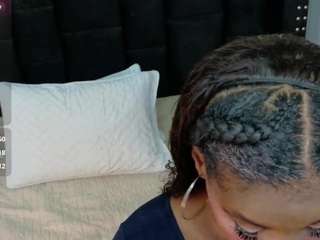 petitelittleebony webcam model stream image