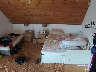 voyeurcam-julmodels-whitebed-2 webcam model stream image