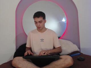 Brunoo Steel webcam model stream image