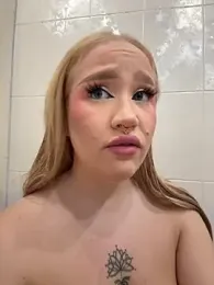 RollDolls webcam model stream image