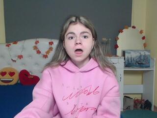 Tina Ryder webcam model stream image