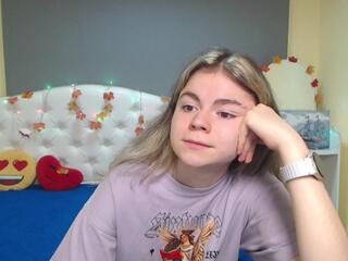 Tina Ryder webcam model stream image