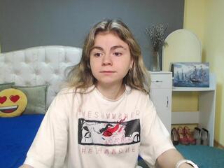 Tina Ryder webcam model stream image