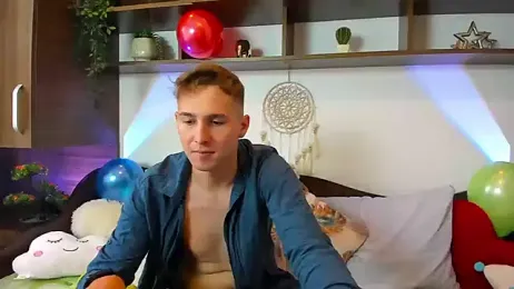 Oliver18k webcam model stream image