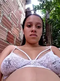 lachiki_plus webcam model stream image