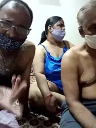 HoneyHush webcam model stream image