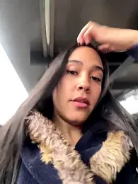 WHAAATTTTTTTTTT webcam model stream image