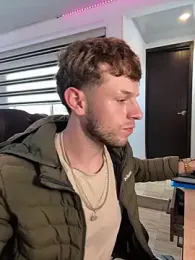 noah_red webcam model stream image