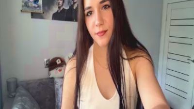QueenieDungee webcam model stream image