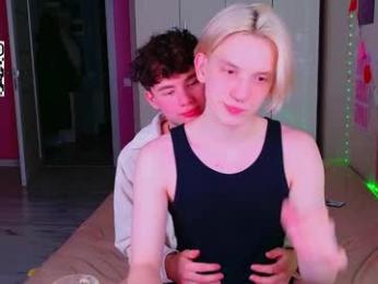moon_gloww webcam model stream image