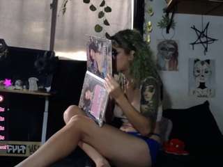 cute-melanie webcam model stream image