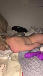 miss_itty_bitty webcam model stream image