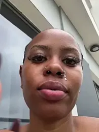 Rose_berry webcam model stream image