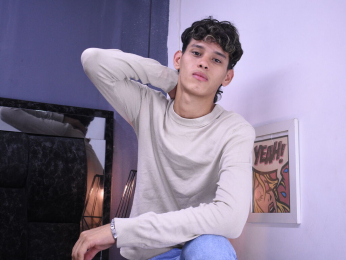 PitRoss webcam model stream image