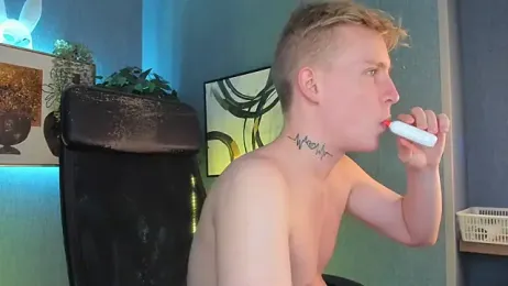 AlexxSweet webcam model stream image