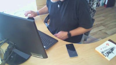 Barefooter webcam model stream image