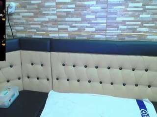 yanisa23 webcam model stream image