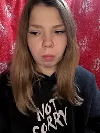 Zuli_Kiska webcam model stream image