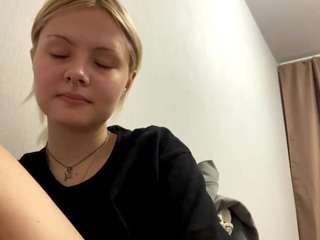zenamelodia webcam model stream image
