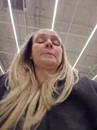 Bondgirl_013 webcam model stream image