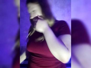 SweetyKittyaa webcam model stream image