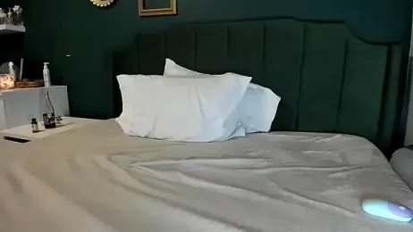 ellla_LA webcam model stream image