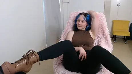 Crystal-dreamt webcam model stream image