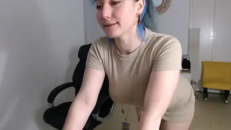 Crystal-dreamt webcam model stream image