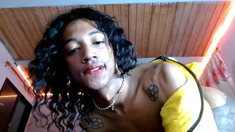 Maidi_ webcam model stream image