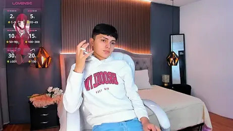 Maxii18_ webcam model stream image