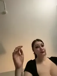 Snowbunnycake_131 webcam model stream image