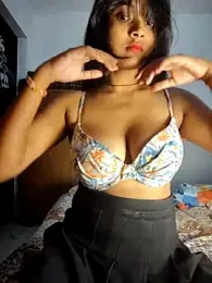 RAYI_Queen_2 webcam model stream image
