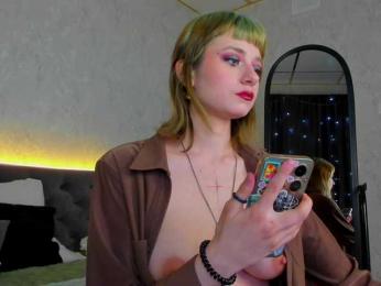 Scarle-Whisper webcam model stream image