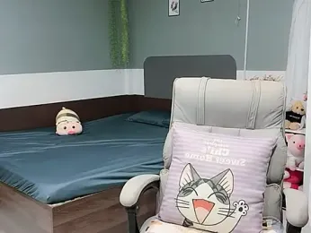 Eva-Public webcam model stream image