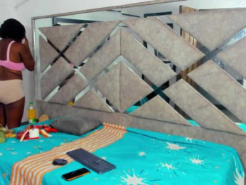 EvaxEmma webcam model stream image