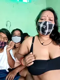 LoveOnStream webcam model stream image