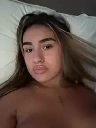 sarahsparkles20 webcam model stream image