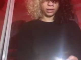 universethadon webcam model stream image