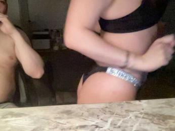 Twinlovers webcam model stream image